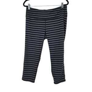 Athleta Black Gray Striped Chaturanga Capri Leggings Pants Size Large